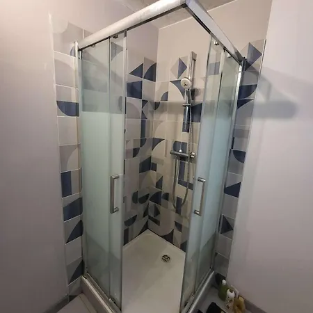 Private - Shared - Cenon- Tram A- Parking- C3-1 Apartman Cenon