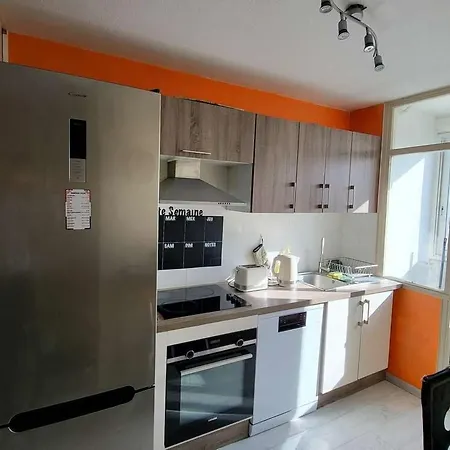 Private - Shared - Cenon- Tram A- Parking- C3-1