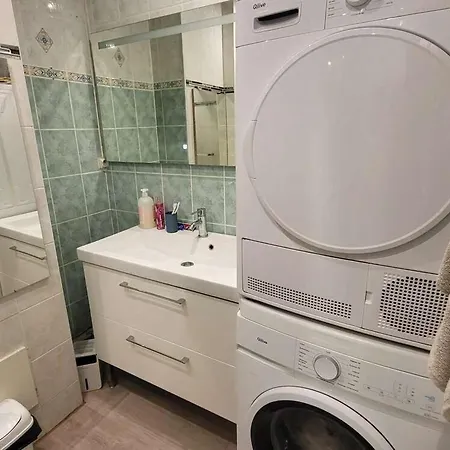 Private - Shared - Cenon- Tram A- Parking- C3-1 Apartament *