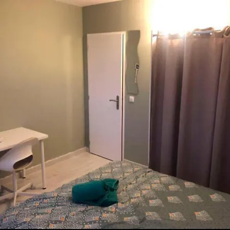 Apartament Private - Shared - Cenon- Tram A- Parking- C3-1 Cenon