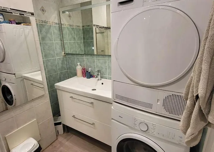 Private - Shared - Cenon- Tram A- Parking- C3-1 Apartament *